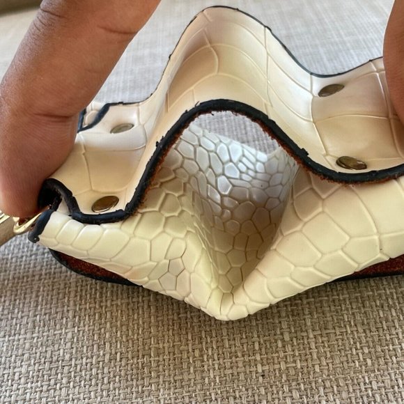 Key chain Bag Cream Faux Leather Vegan 6 Key Holder Key Chian Bag detach to belt - Picture 7 of 12